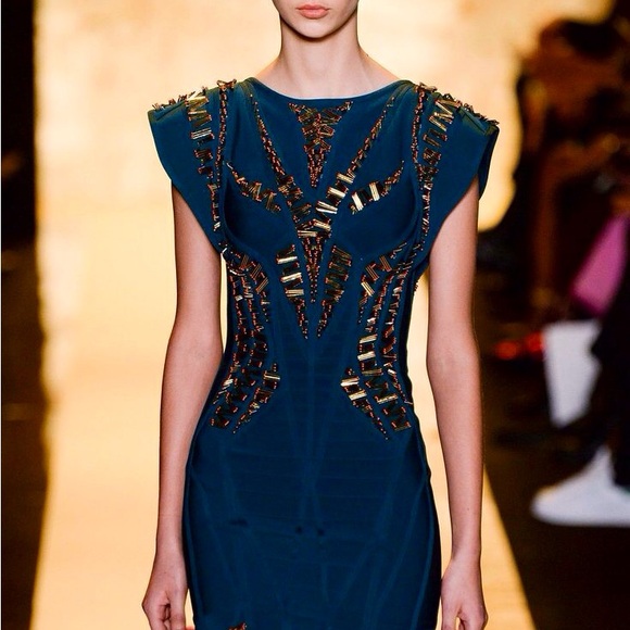 Herve leger stunning dress - Picture 5 of 7